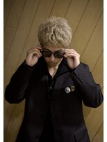 イロ(IRO)&nbsp;ブロンド×メンズショート