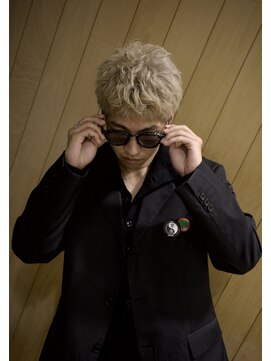 イロ(IRO) ブロンド×メンズショート