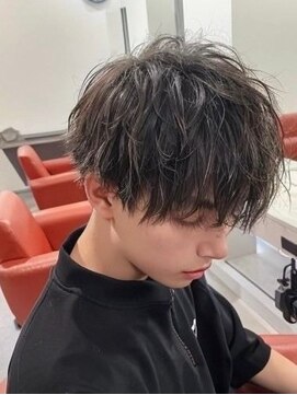 キングオブヘア バイ ノイズ 梅田茶屋町店(KING of hair by NOISM) ツイストパーマ梅田茶屋町センターパートヘアスタイルメンズ髪型