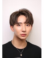 オーシャントーキョー 大阪(OCEAN TOKYO) ハイライトミルクティーベージュツーブロックメンズマッシュ