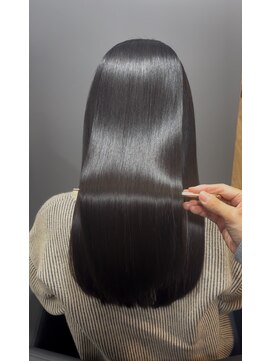 スリーク バイ ロイ 円町本店(sleek by roy) 髪質改善トリートメントでやわらかくしなやかなツヤ髪に！