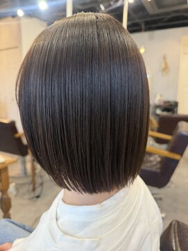 レイリー(LAiLy) ぱつっとボブ