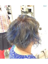 ケンジ 平塚 アネッタ(KENJE annetta)&nbsp;ゆるふわ♪アシメのショートボブスタイル☆グレー×ブルー♪