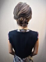 ヘアスタジオヘーフリヒ(HAIR STUDIO HoFLICH) ☆おとなしめにかるーく上げよっかなー、、、の方へ☆