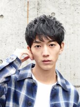 【学割U24/くせ毛風パーマで上品な毛流れ作り】カット+眉カット ¥3700［青山/表参道］