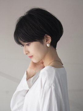 サーカス バイ ビュートリアム 青山(CIRCUS by BEAUTRIUM) マッシュショート 大人ショートヘア 簡単スタイリング 30代40代