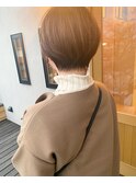 大人キレイハンサムショート丸みボブツヤ髪ヘーゼルナッツ小顔
