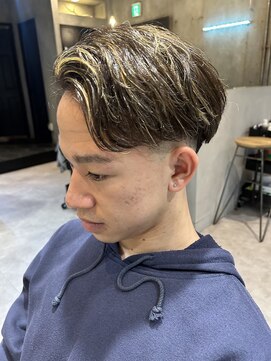 ラグシス ザ バックルーム(LUXIS THE BACK ROOM) カット+ハイライト【立川/メンズ】