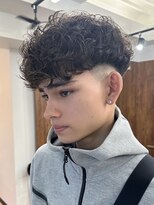 ウェイビーエフティフィフス 横浜西口(WAVEY ft.fifth) スペインカールラルフカールラフカール外国人風パーマ横浜西口