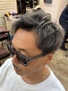 ディエス ヘアデザイン 能見台(diez hair design) 40代～50代　大人メンズの白髪ぼかし/ブリーチ/脱白髪染め