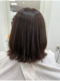 オリーブベージュ