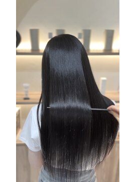 ジーナ 博多筑紫口(Zina) 【輝士】暗め艶髪グレージュ×Premium髪質改善トリートメント