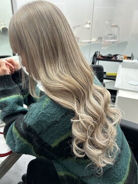 ベルグローアルファ(BELLE GROW ALPHA) レイヤーカット/ミルクティーグレージュ/ダブルカラー/エクステ