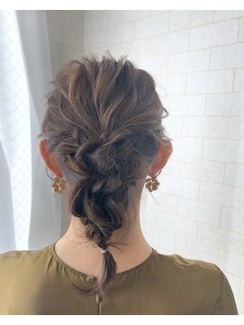 アルマヘア(Alma hair) カジュアルだけど華やかなロープ網おろしアレンジ！