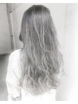 ヘアーアンドアトリエ マール(Hair&Atelier Marl)&nbsp;【Marl】ホワイトグレージュのハイライトグラデーションカラー
