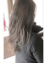 アルム(hair salon Alum)&nbsp;『 アッシュグレー ☆ 外国人風透明感 ☆ 赤味無し 』
