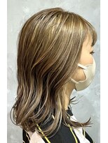 キー ヘアーアンドビューティーサロン(Kii hair&beauty salon)&nbsp;セミロングハイトーンベージュ