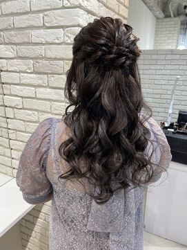 ディティカ ティア(Dityca tia) ハーフアップ