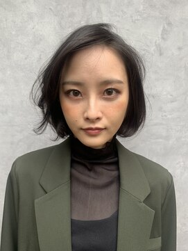 ピークアブー 表参道(PEEK-A-BOO) 切りっぱなしボブ 耳掛けボブ 外ハネボブ