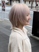 ラビス クローバー(Lovis clover)&nbsp;ホワイトカラーショートウルフカット♪あゆむ