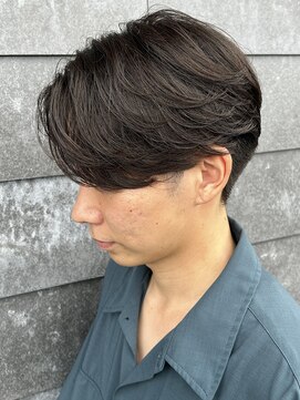 ヒュイル バイ ニアウ(Hwyl by Niau) メンズマッシュセンターパートスパイラルパーマニュアンスパーマ