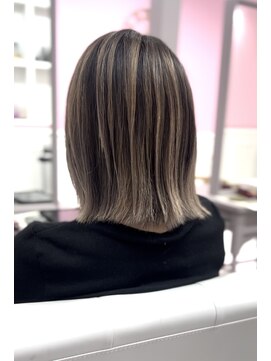 シャルティア(SHALLTIA) バレイヤージュボブ【山口市美容室】【山口市ハイトーンカラー】