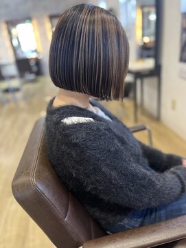 シンズ 仏生山店(SHIN'S) ぱつっとボブ/アンブレラカラー