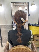 メゾンドムニ 恵比寿(Maison de MUNi)&nbsp;編みおろしヘア