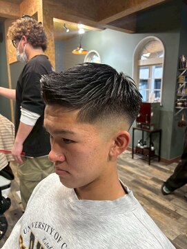 スタンドバーバー 柏(STAND BARBER) MEN’S HAIR/サーフカール/刈り上げセンターパート/柏