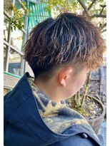 ブッディ(BDY)&nbsp;パーマを活かした刈り上げスタイル☆