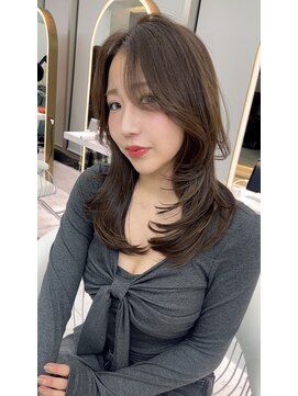 ロンドルピナス 小倉(Lond Lupinus) ミディアムレイヤーカット/似合わせカット/大人ガーリー/20代