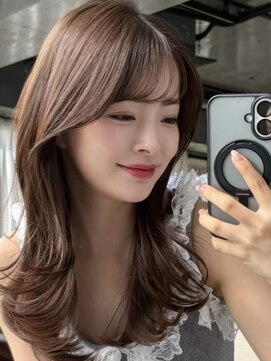 エインアンリー 明治神宮前(AIN.ANLY.) ローズブラウンローズベージュダークブルー顔周りカット