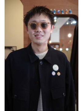 エディ(Edy) スパイキーショート刈り上げニュアンスパーマメンズ眉毛カット