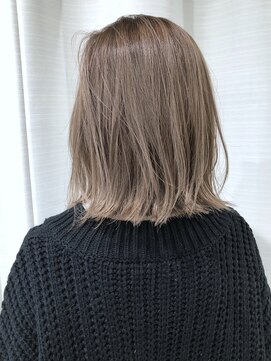 アービング(a'bing) 20代30代★艶感ハイライトカラー×切りっぱなしボブ