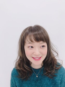 ヴォヤージュ ノシロ(VOYAGE NOSHIRO) エメラルド×グレーパール大人可愛いセミロング