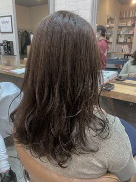 エルダーズバイユーレルム(L:der's by u-realm) 華やかカールのセミロング