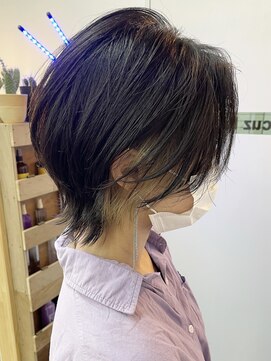 キューズ クラブ(cuz KLUB) 【cuzKLUB】ショートウルフ×インナーカラー