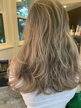 ヴォール VOLL北外山店 ホワイトベージュ