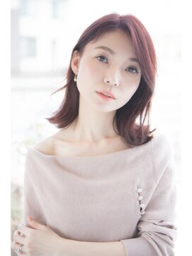 クリニック 暖色系大人女子