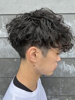 ヒュイル バイ ニアウ(Hwyl by Niau)&nbsp;メンズマッシュパーマ波巻スパイラルパーマニュアンスパーマ