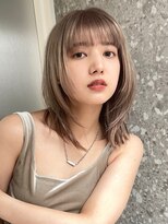 サンク 原宿 表参道(cinq)&nbsp;顔まわりレイヤーのデザインが可愛いミルクティーベージュカラー