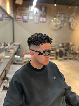 プロショップウェーブ セカンド(PRO SHOP WAVE II) ニュアンスパーマ/カルマパーマ/ダークアッシュ[原宿駅]