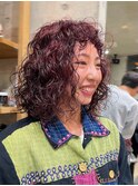 海外ガールのような赤毛パーマ