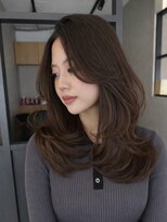 エトワ 中央店(etoi)&nbsp;大分ハッシュカット胸上鎖骨下ミディアムレイヤースタイルおもめ