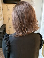 ジアン バイ ミルボン NU茶屋町+(GIEN by milbon)&nbsp;外国人風イルミナミルクティーベージュ&切りっぱなしボブ＠川原