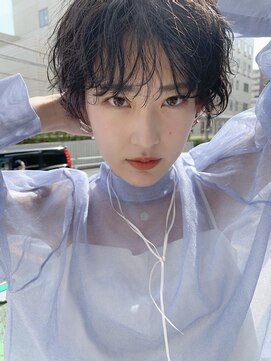 ユーリー(juurii) 黒髪女子ショートパーマ