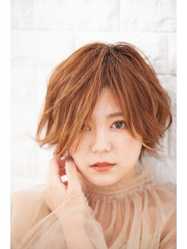 ハウズコレクション イオンタウン店(hu's collection) 華のある女性カット