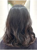 コテ巻き風パーマ　暗髪　ミディアム