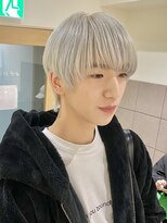 フイ(HUI)&nbsp;透明感抜群♪20代30代ダブルカラーブリーチグレージュアッシュ