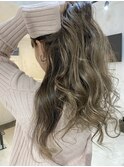 ベージュ